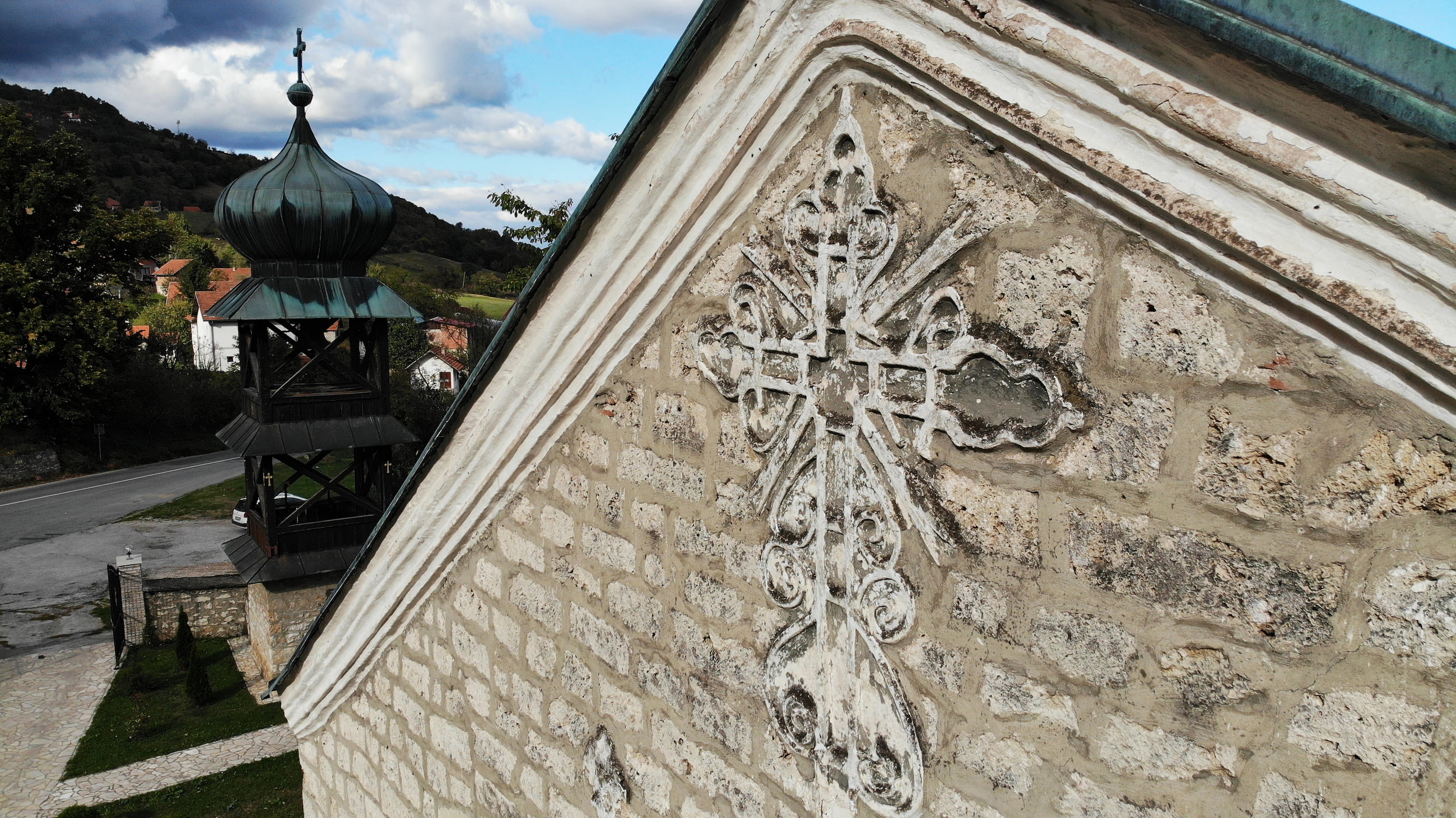 Богослужења у манастиру Папраћа